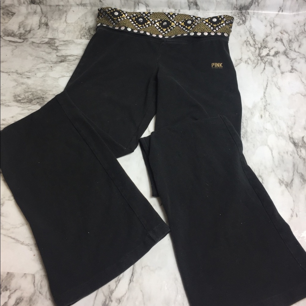 PINK (VS) Size Small Black Yoga Pants with Detail